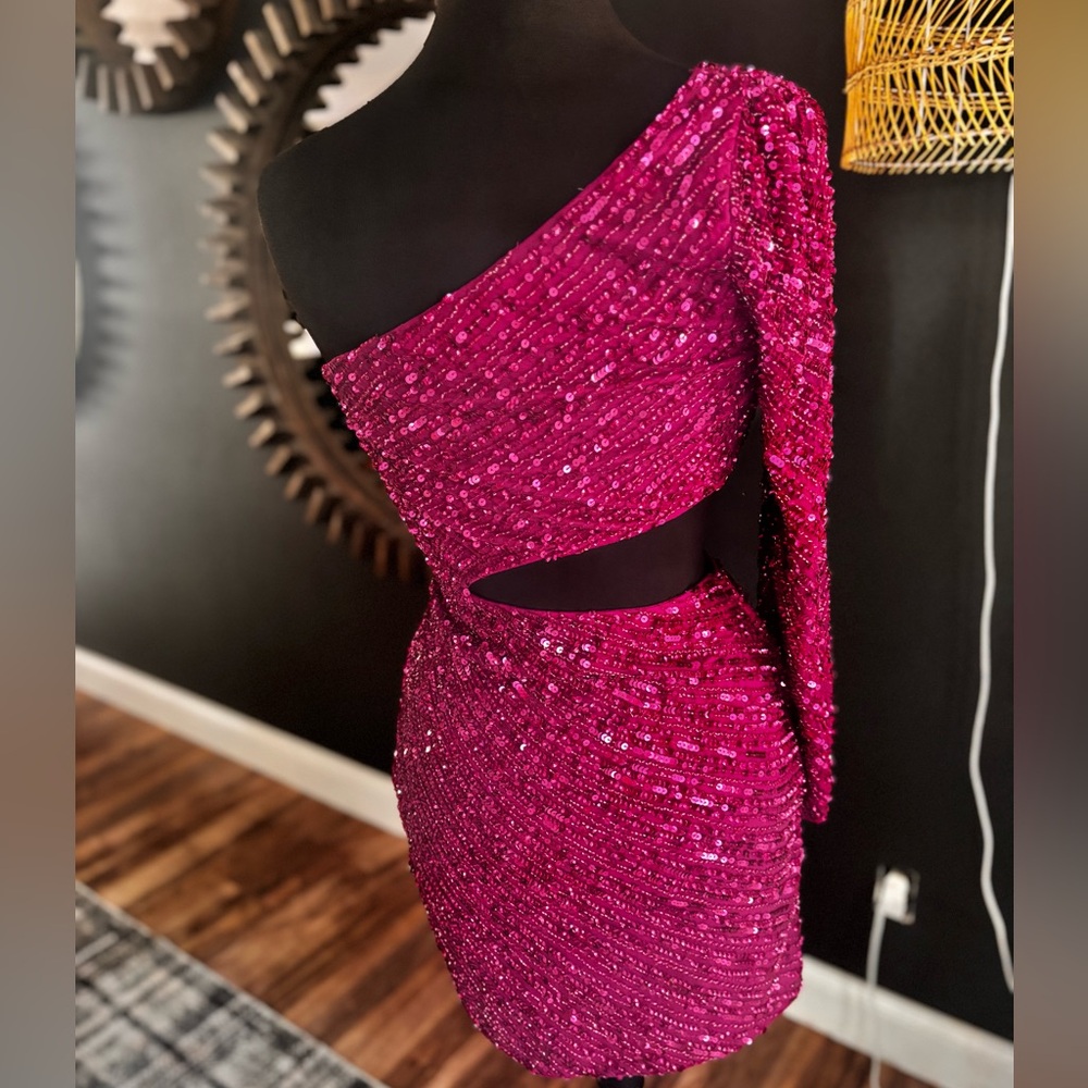 MAC DUGGAL Beaded One Sleeve Dress in Fuchsia Size US 6 - Picture 11 of 11